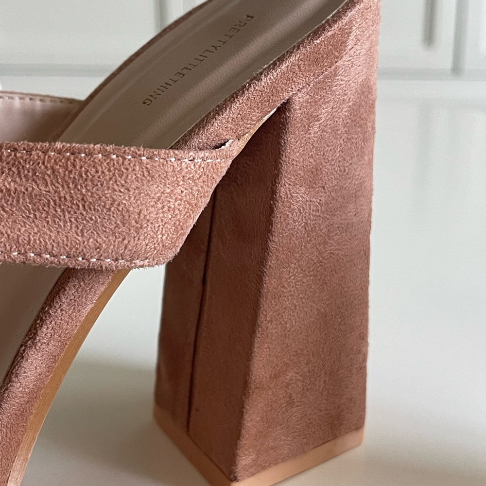 Heels - Picture 8 of 8